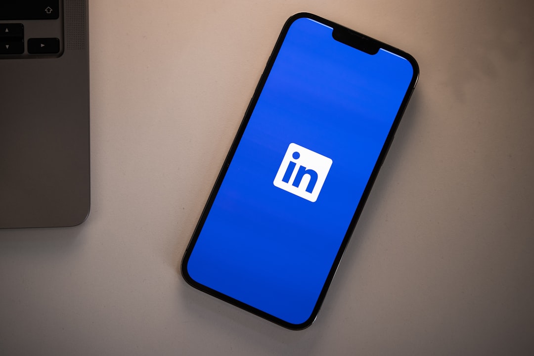 LinkedIn traque le texte IA : comment rédiger une offre qui survit